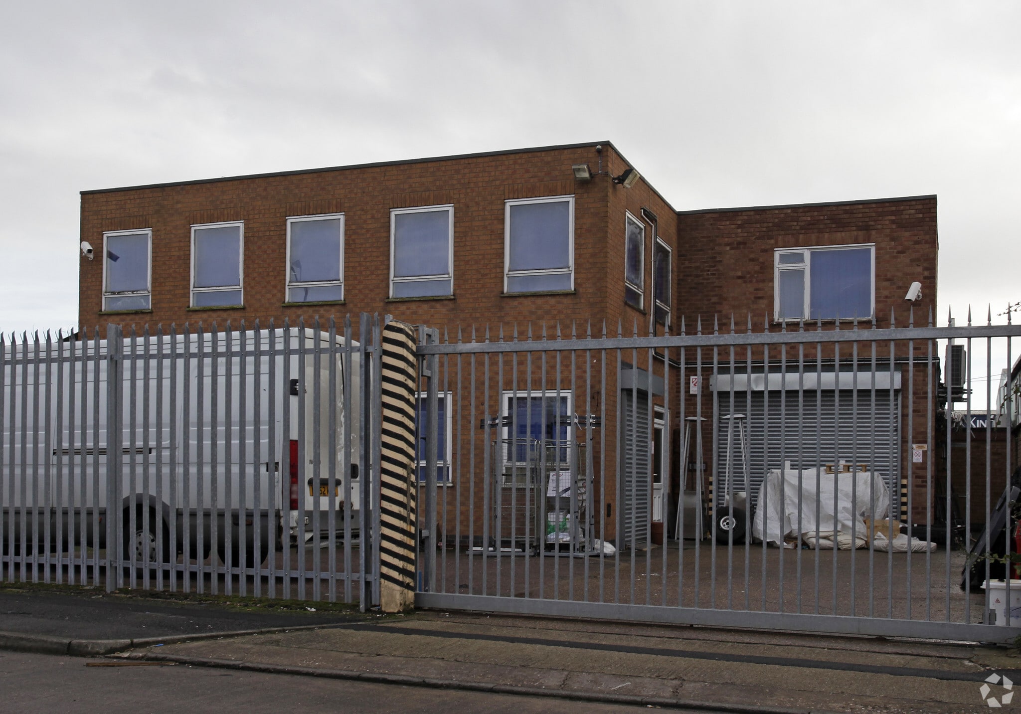 9 Glenbarr Ave, Leicester for sale Primary Photo- Image 1 of 1