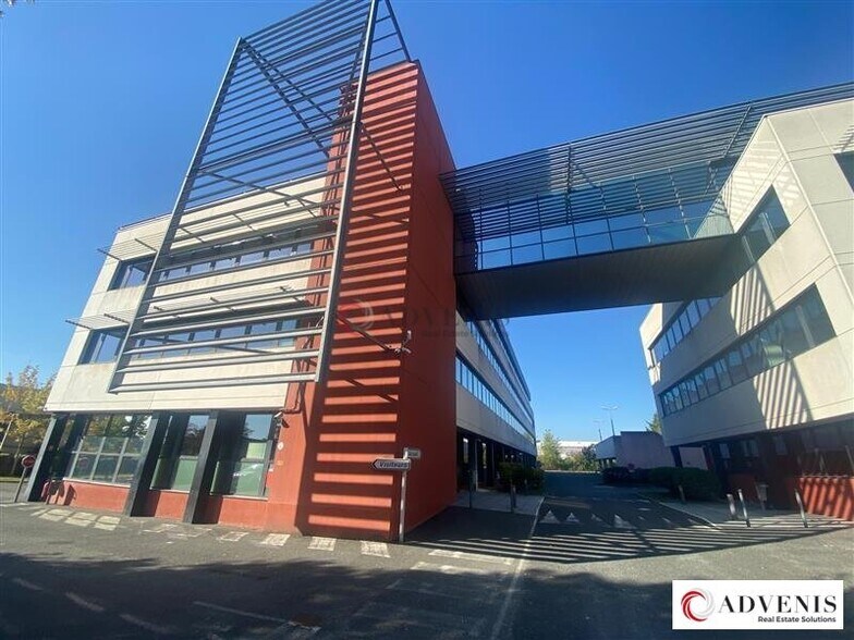 Office in Gradignan for lease - Building Photo - Image 2 of 11