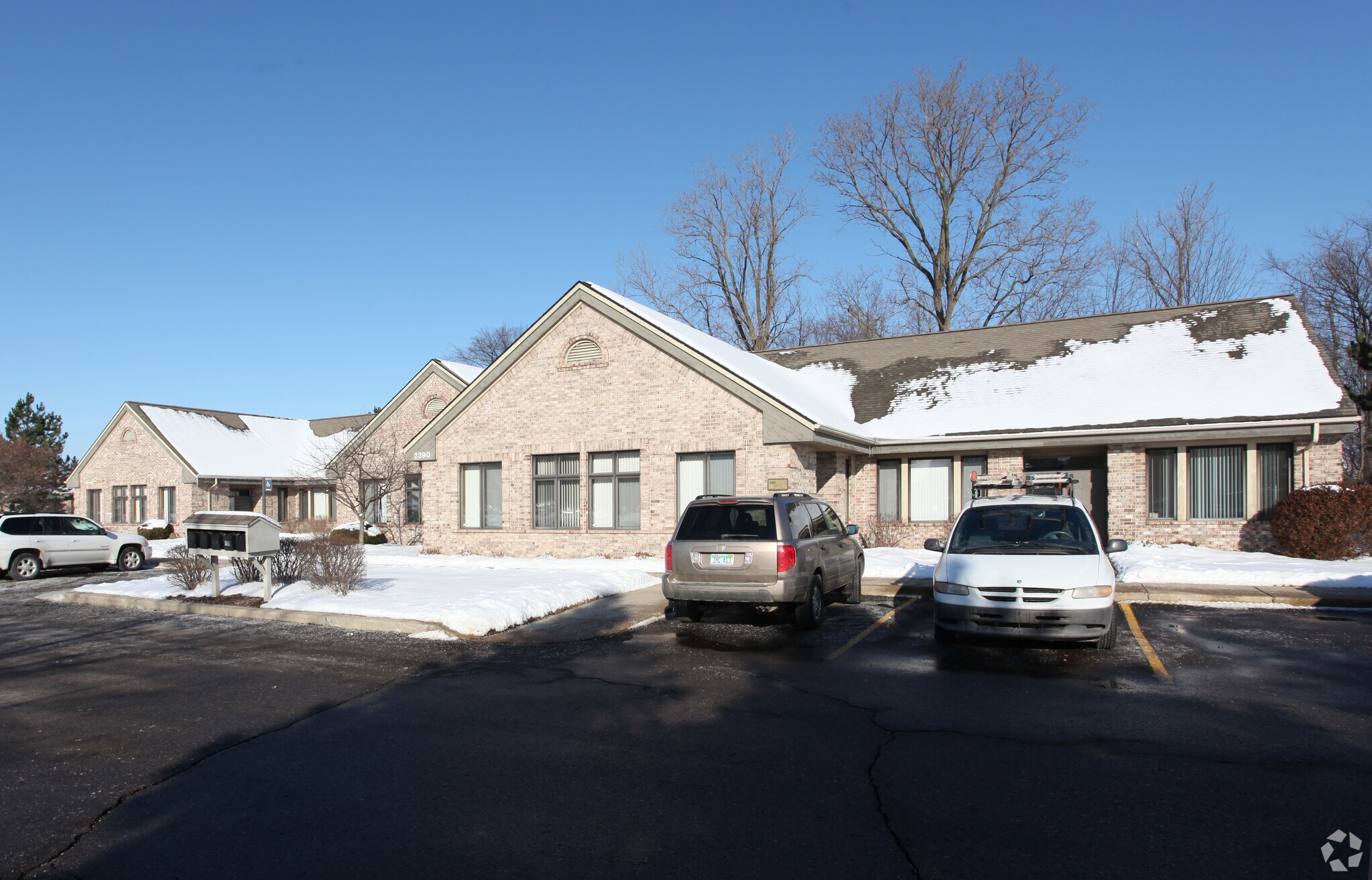 2390 Woodlake Dr, Okemos, MI for lease Primary Photo- Image 1 of 9