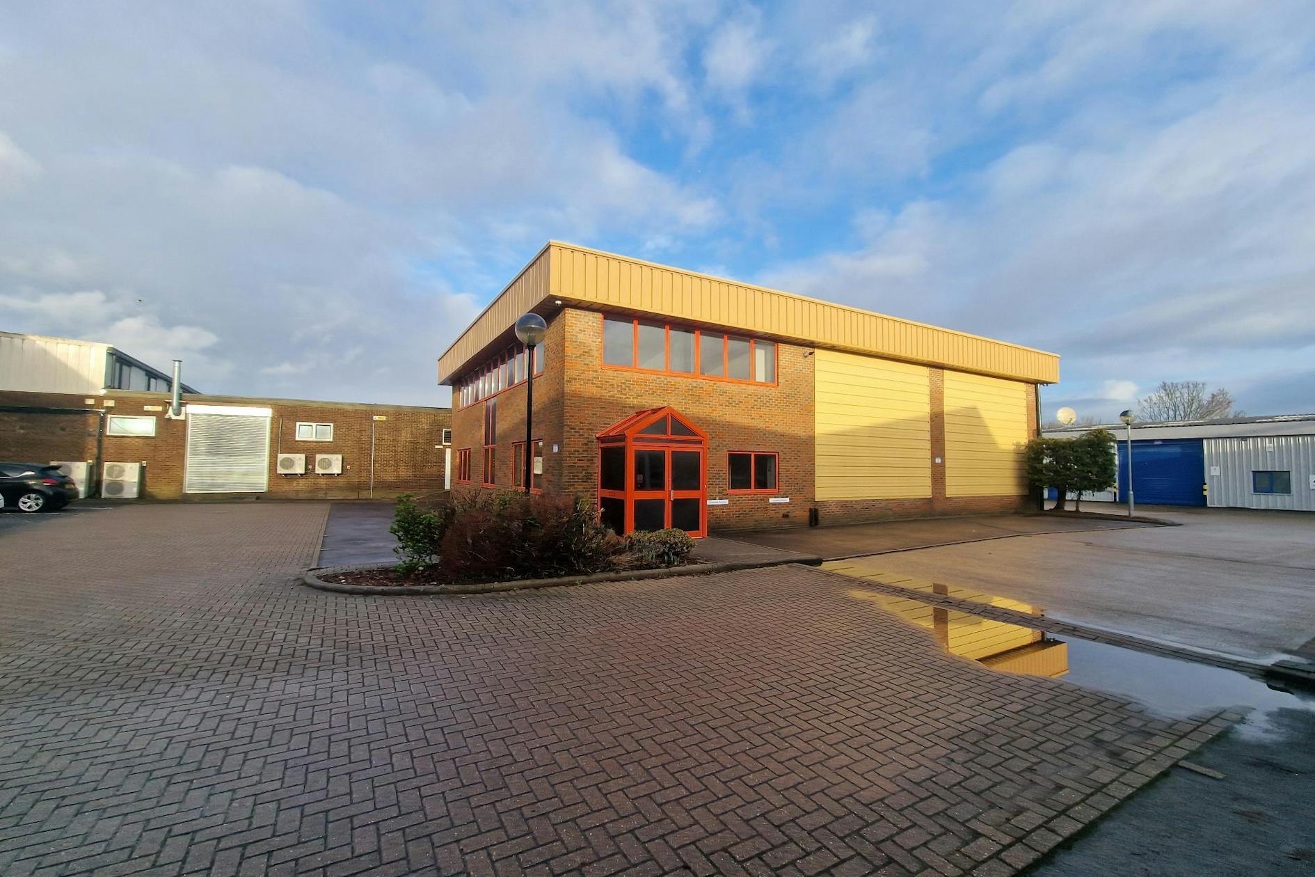 Armstrong Rd, Basingstoke for lease Building Photo- Image 1 of 4