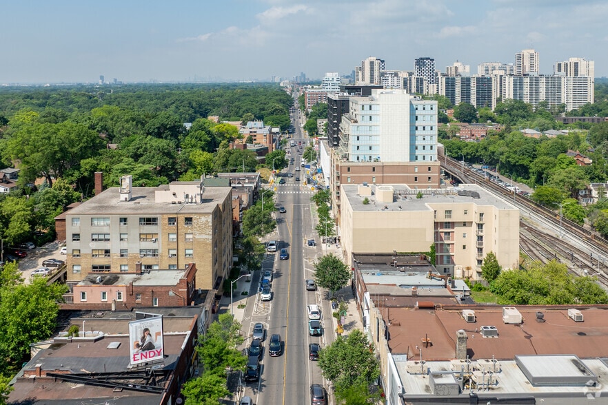 1618 Bloor St W, Toronto, ON for lease - Aerial - Image 2 of 2