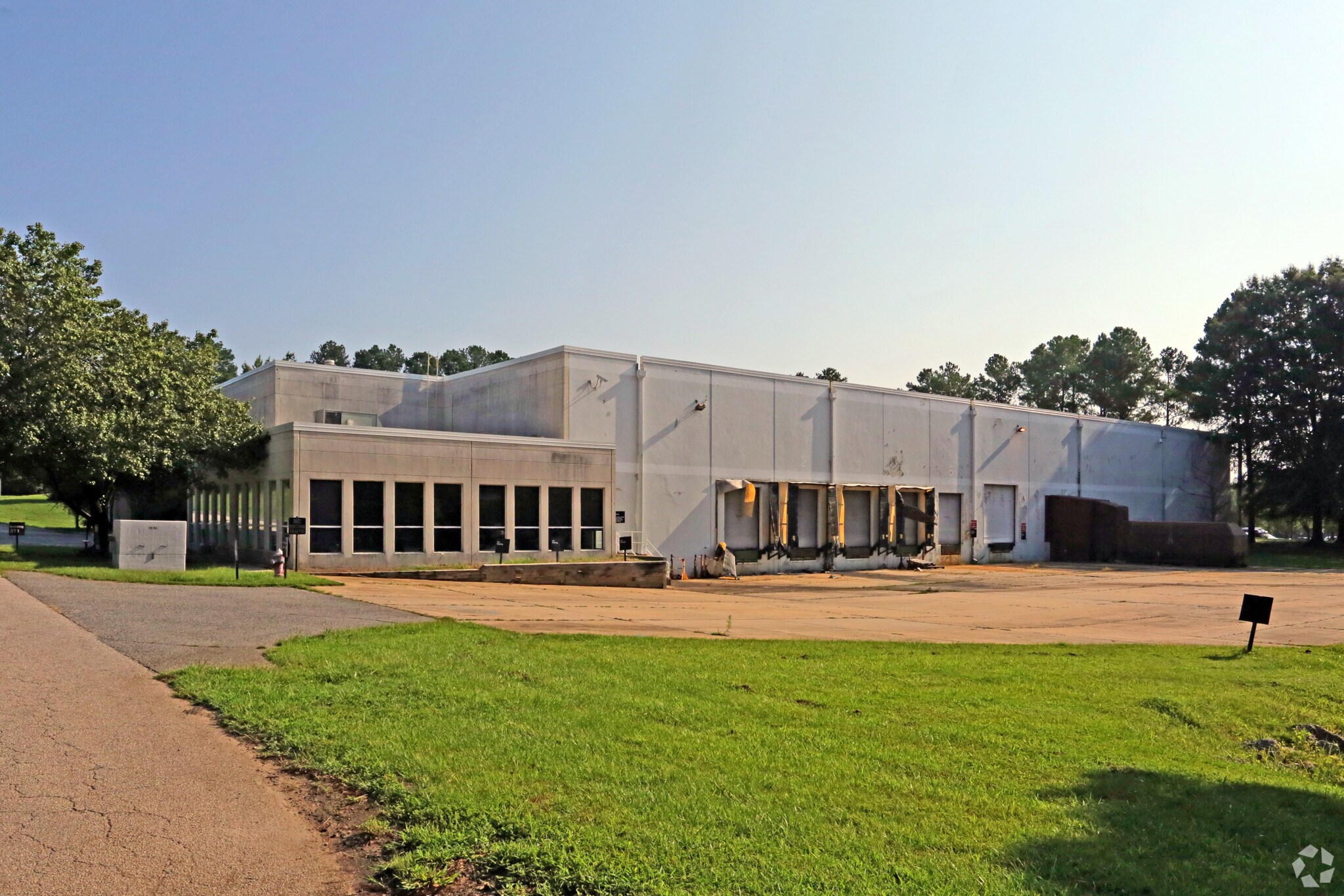 3921 S Miami Blvd, Durham, NC for sale Primary Photo- Image 1 of 1