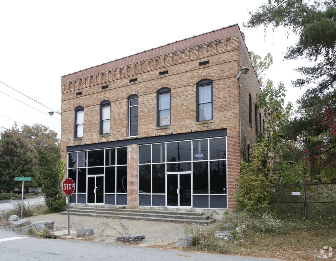 116 W Blue Ridge Rd, East Flat Rock, NC 28726