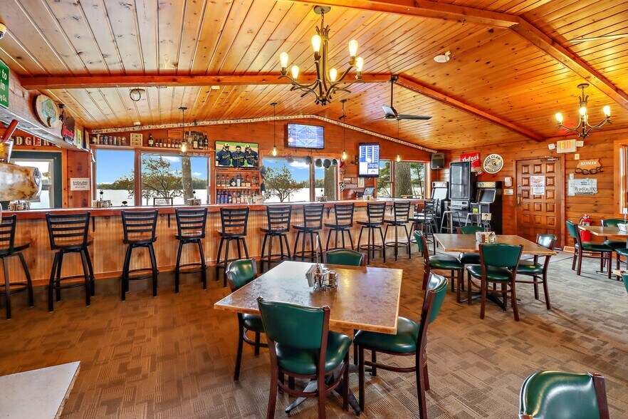 1261 Pine Isle Rd, Three Lakes, WI for sale - Primary Photo - Image 1 of 1