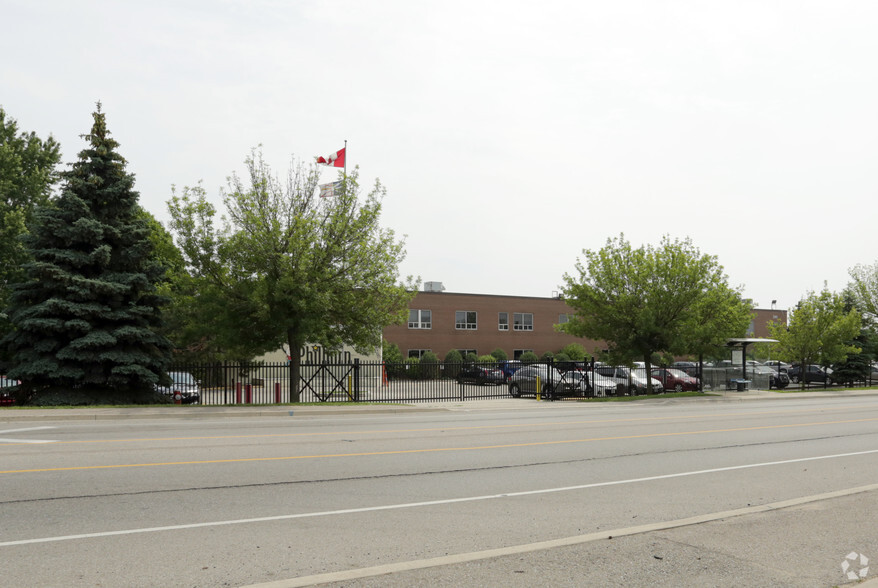 2495 Stanfield Rd, Mississauga, ON for lease - Building Photo - Image 3 of 3