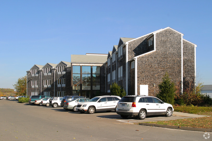 929 Boston Post Rd, Old Saybrook, CT for lease - Building Photo - Image 2 of 9