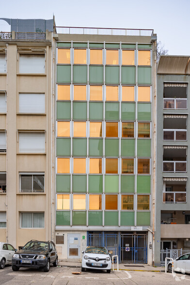Office in Marseille for sale - Primary Photo - Image 1 of 2