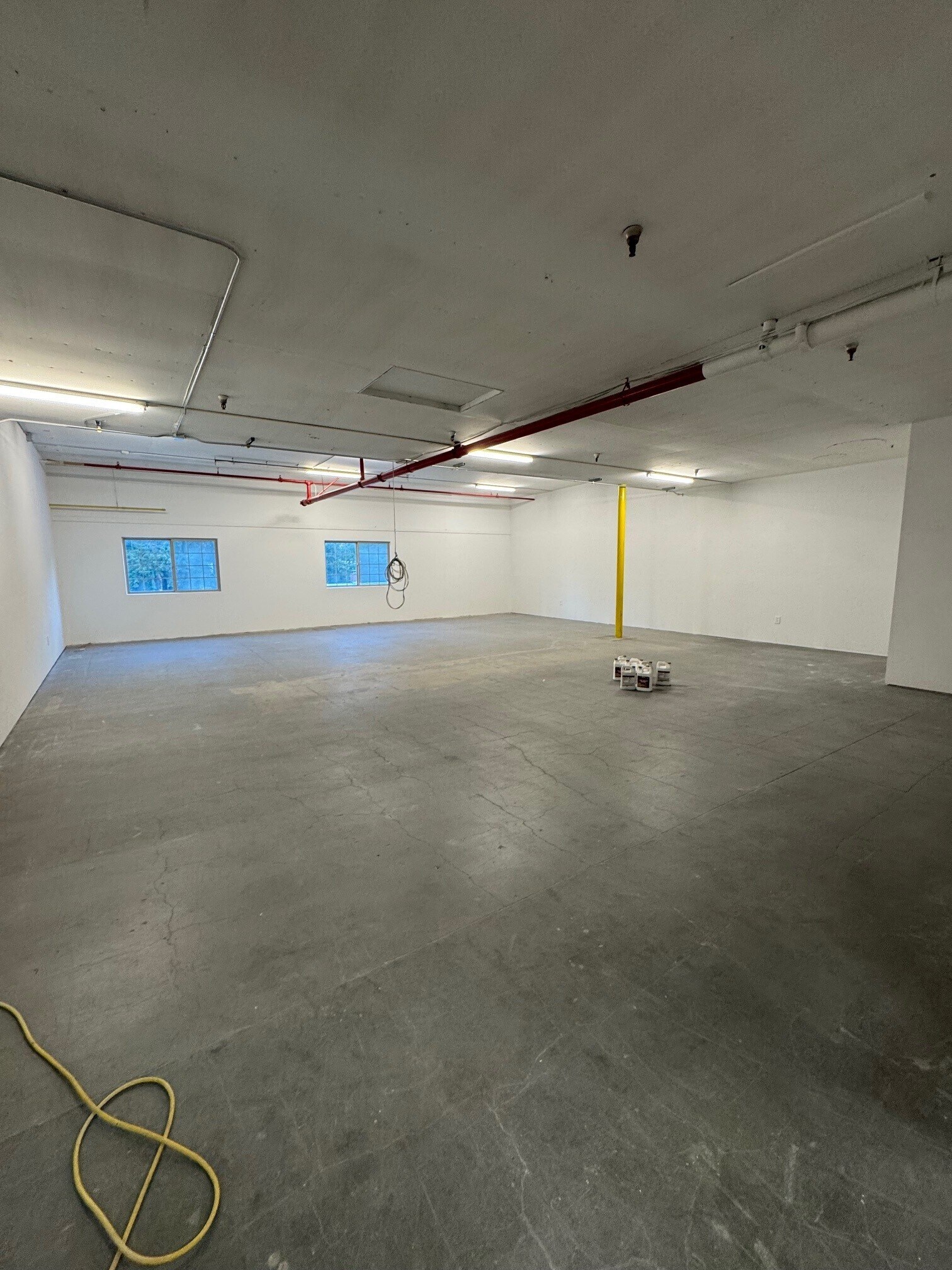 12715 Miller Rd NE, Bainbridge Island, WA for lease Interior Photo- Image 1 of 5