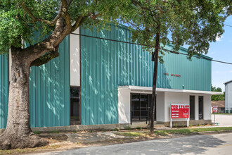 3915 McKinney St, Houston, TX for lease Building Photo- Image 2 of 12