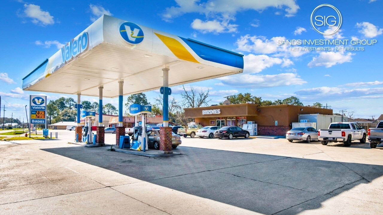 15701 River Rd, Hahnville, LA 70057