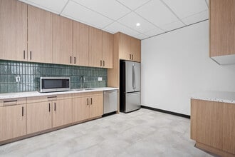 600 Stewart St, Seattle, WA for lease Interior Photo- Image 2 of 8