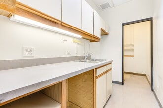 2155 Kalakaua Ave, Honolulu, HI for lease Interior Photo- Image 2 of 4