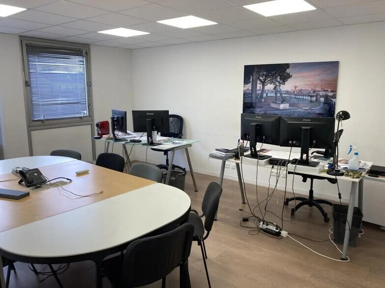 Office in Nantes for sale - Interior Photo - Image 3 of 5