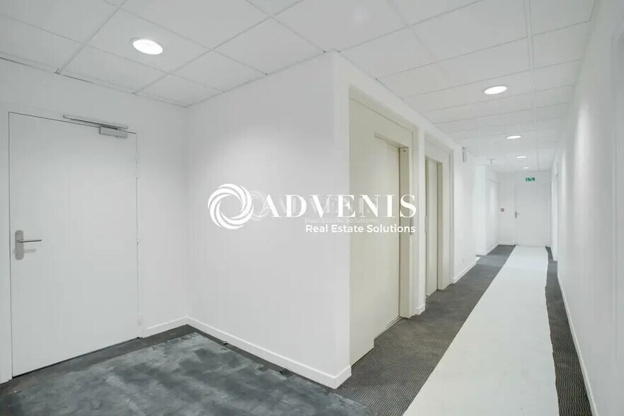 Office in Champs-sur-Marne for sale - Interior Photo - Image 3 of 12