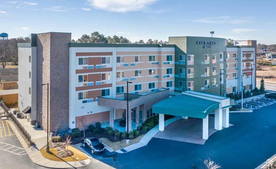 120 N 5th St, Spring Lake, NC for sale - Primary Photo - Image 1 of 1