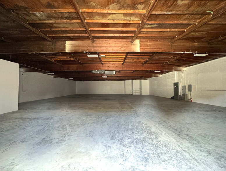 12637 S Main St, Los Angeles, CA for lease - Interior Photo - Image 3 of 13