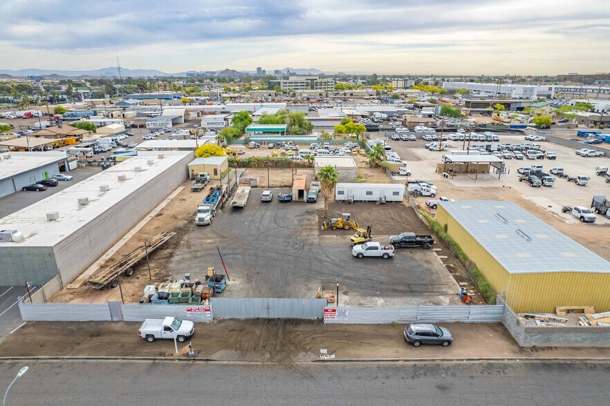 3013 S 44th St, Phoenix, AZ for lease - Building Photo - Image 3 of 11
