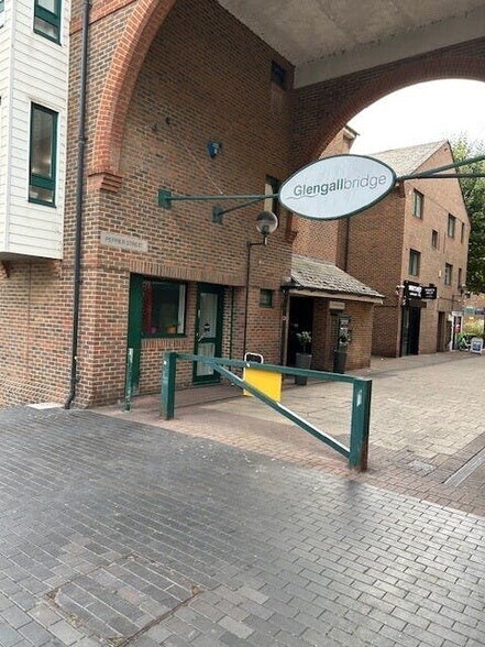 17 Pepper St, London for sale - Building Photo - Image 1 of 3