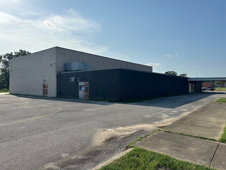 999 Calder ave, Beaumont, TX 77701 999 calder ave