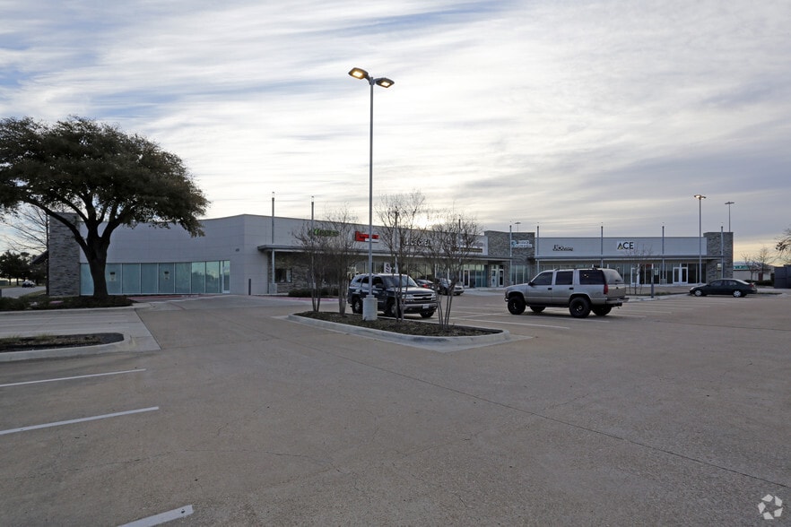 426-428 E Lamar Blvd, Arlington, TX for lease - Building Photo - Image 2 of 2