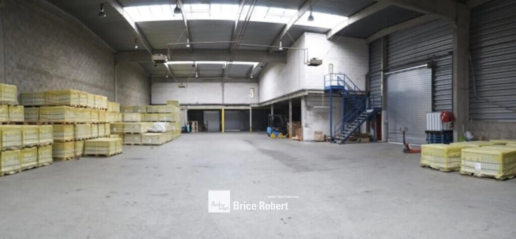 Location Local d'activités 1 150 m² - Photo 1