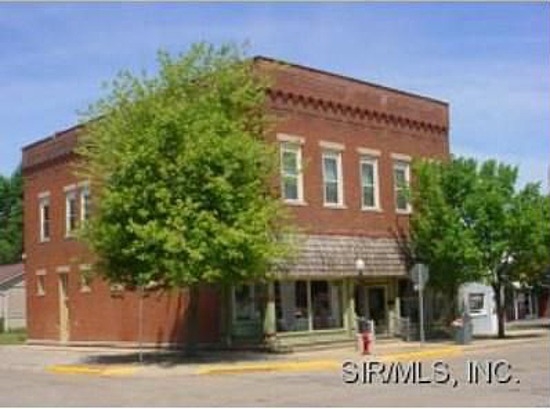 501 N Main St, Saint Elmo, IL for sale - Primary Photo - Image 1 of 1