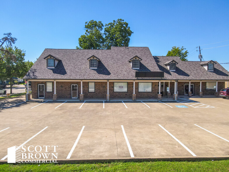 104 Houston St, Roanoke, TX for lease - Building Photo - Image 1 of 16