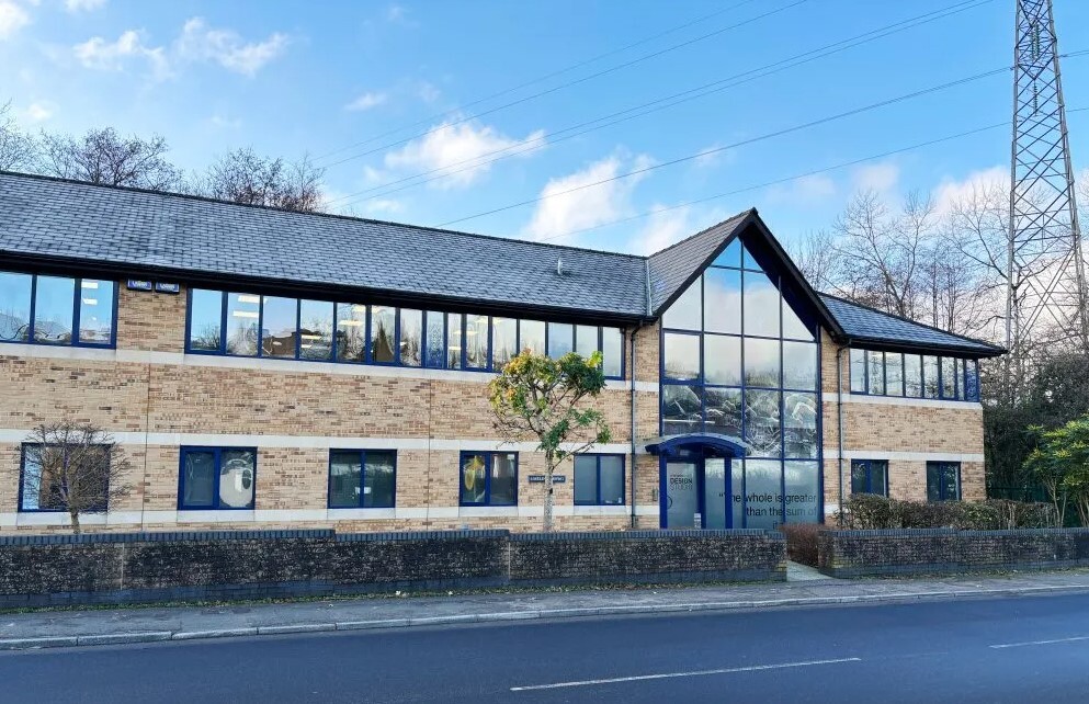 Cardiff Rd, Pontypridd for sale Primary Photo- Image 1 of 1