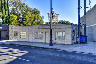 15832 Whittier Blvd, Whittier, CA for lease Building Photo- Image 1 of 2