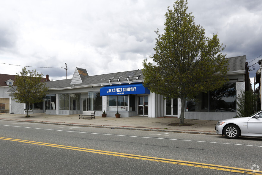 85-93 Main St, Buzzards Bay, MA for lease - Building Photo - Image 3 of 9