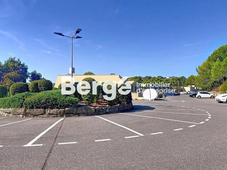 Office in Valbonne for lease - Building Photo - Image 1 of 6