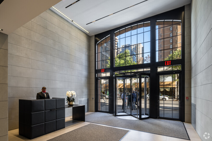 192 Lexington Ave, New York, NY for lease - Lobby - Image 3 of 7