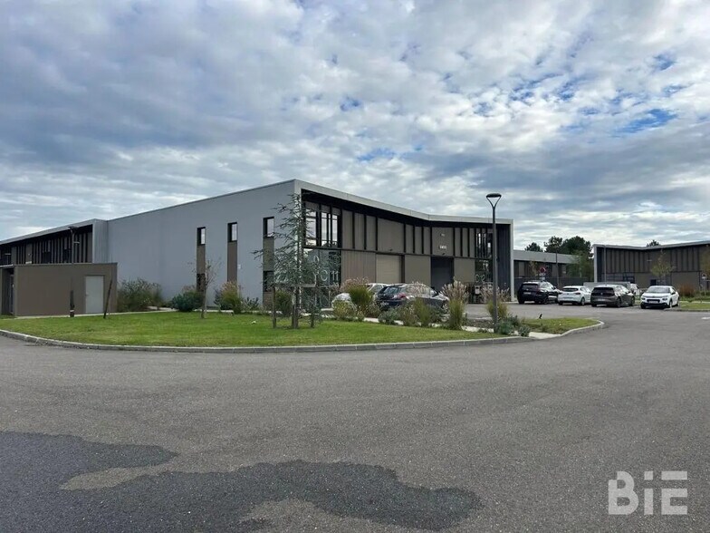 Office in Mérignac for lease - Building Photo - Image 1 of 11
