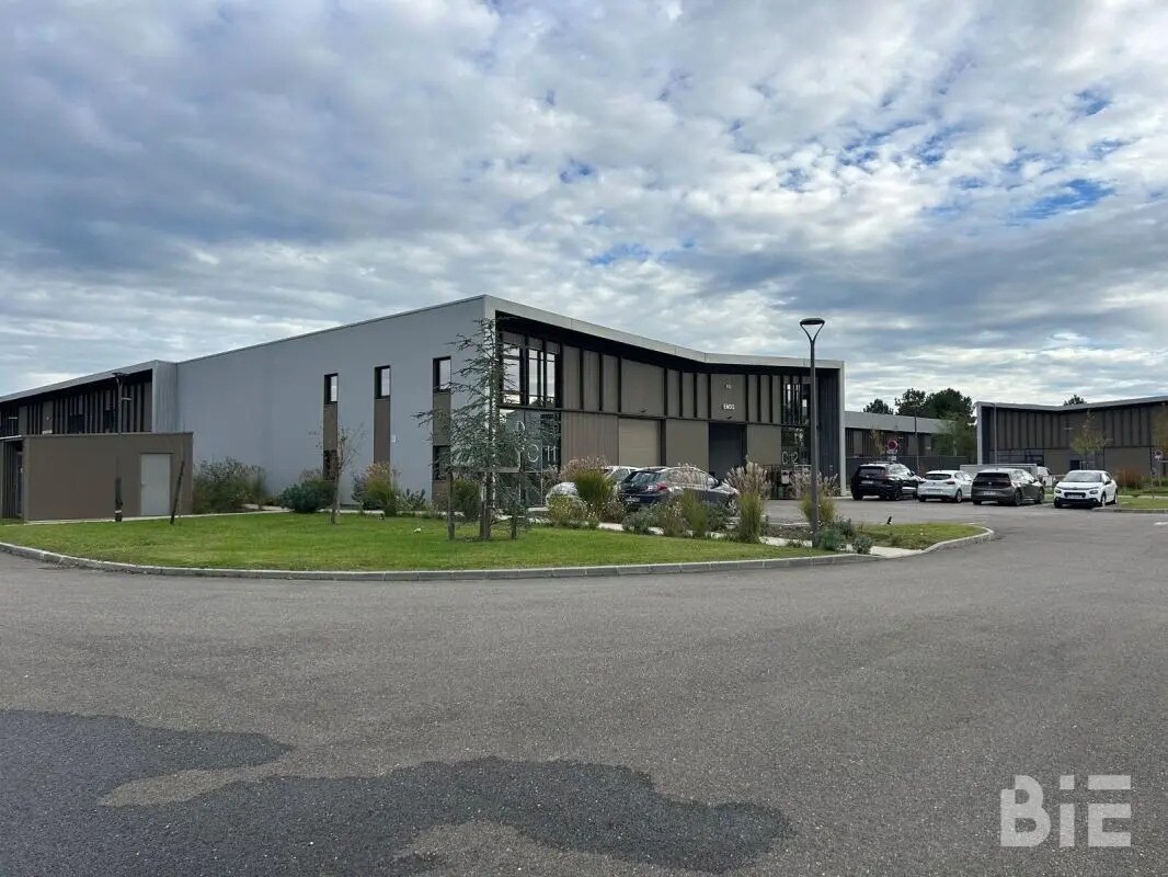Office in Mérignac for lease Building Photo- Image 1 of 12
