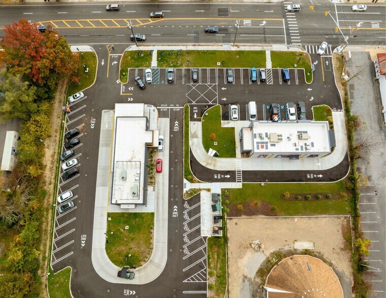 Starbucks & Taco Bell, Franklin Square portfolio of 2 properties for sale on LoopNet.com - Aerial - Image 3 of 12