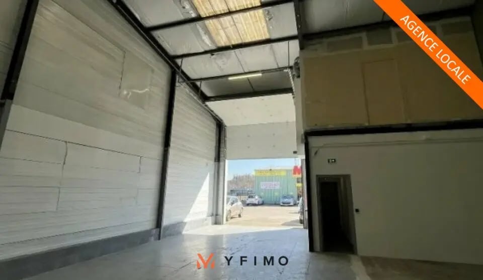 Flex in Magny-en-Vexin for lease - Interior Photo - Image 3 of 5