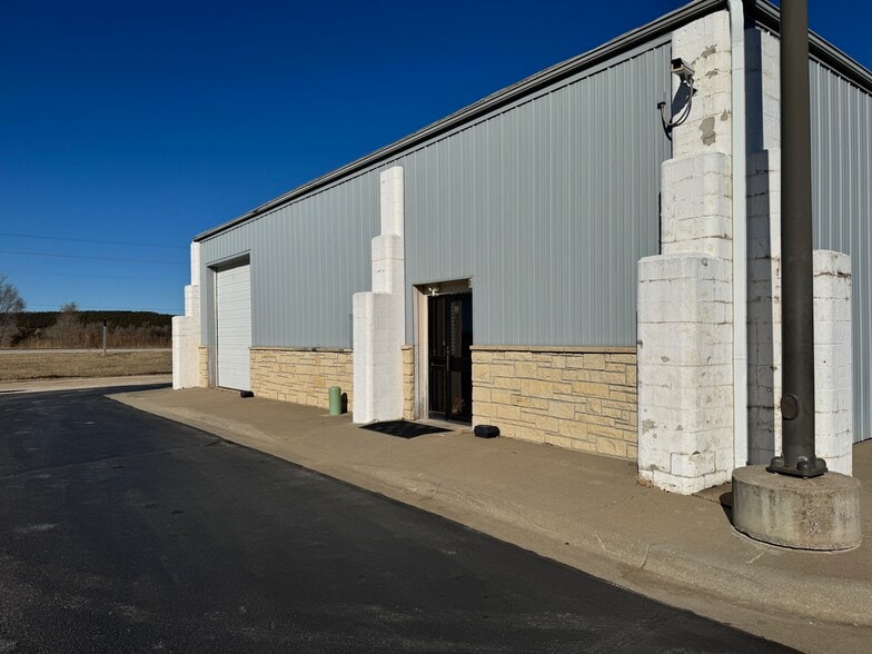 4701 Stagg Hill Rd, Manhattan, KS for sale - Building Photo - Image 2 of 5