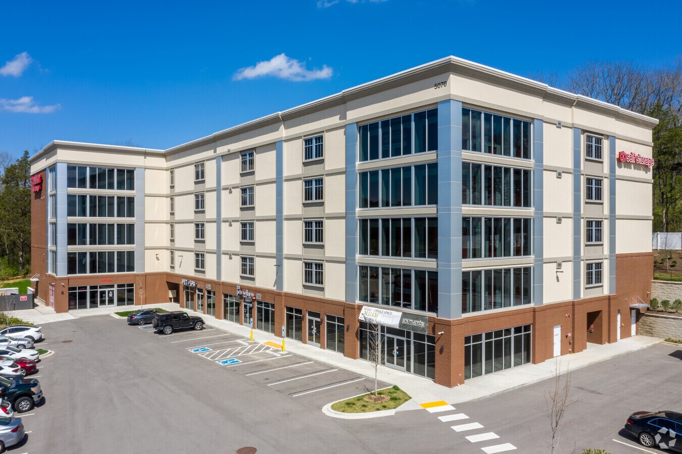 5070 Carothers Pky, Franklin, TN 37067