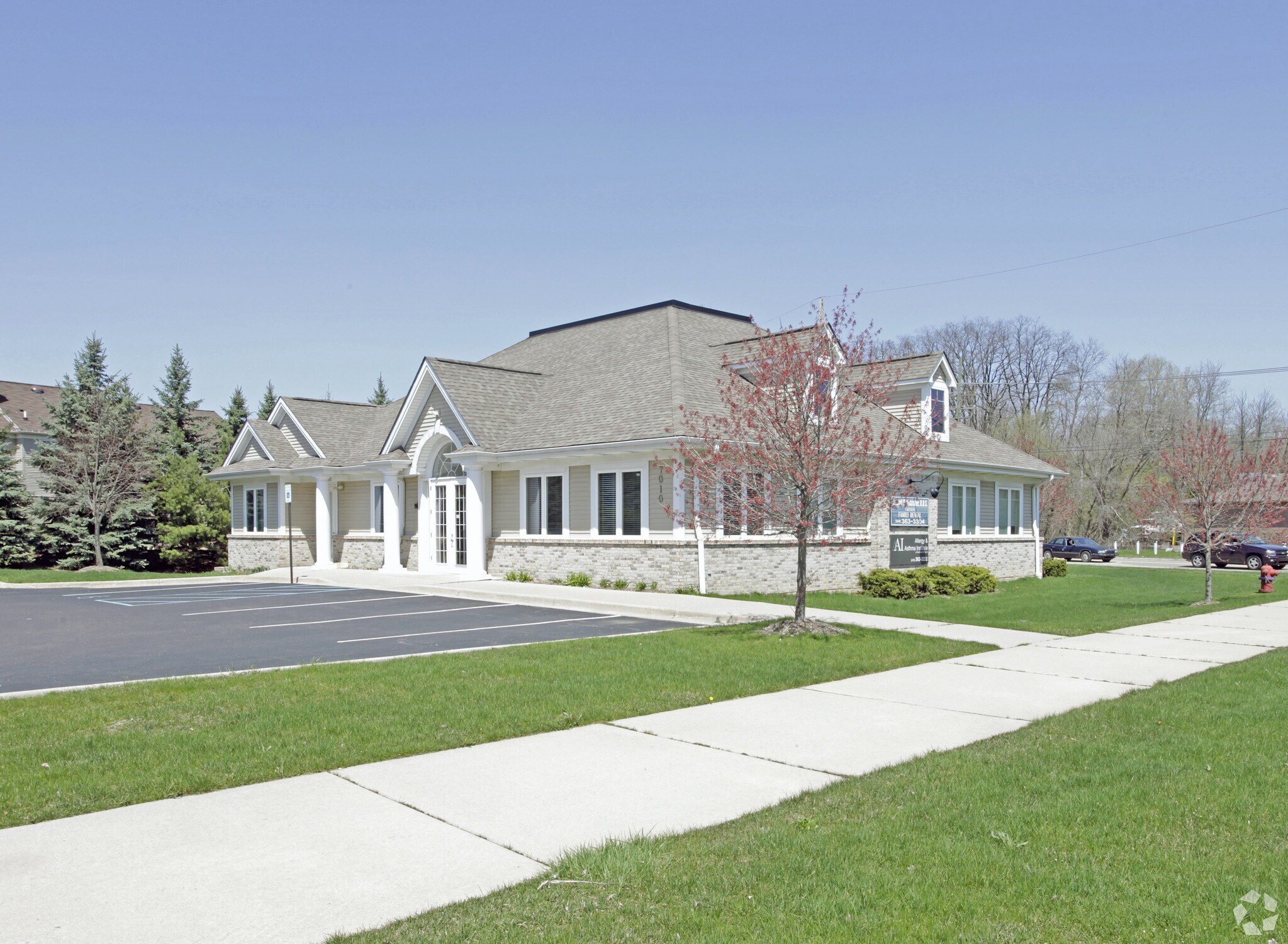 7010 Pontiac Trl, West Bloomfield, MI for sale Primary Photo- Image 1 of 1