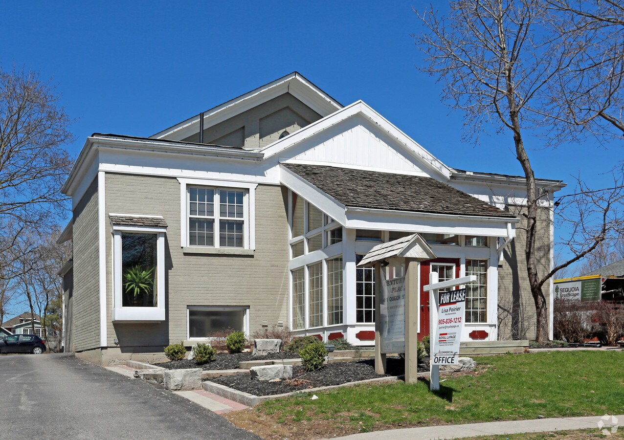 411 Queen St, Newmarket, ON L3Y 2G9