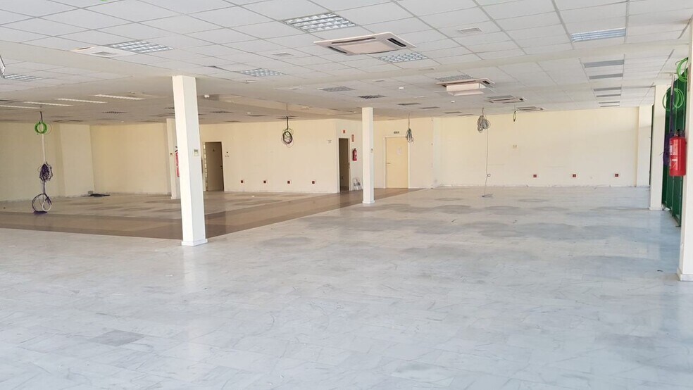 Office in SEVILLA for lease - Building Photo - Image 2 of 10