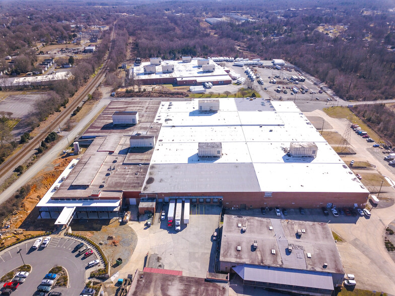 320 Sign Dr NW, Concord, NC for lease - Building Photo - Image 1 of 6