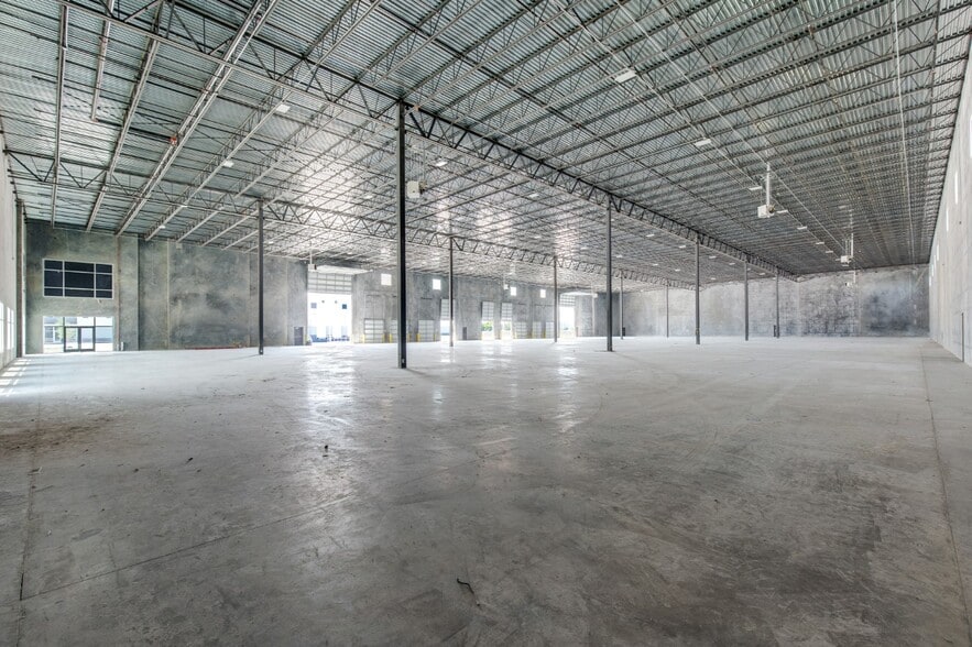 1405 Cedar Port Park, Baytown, TX for lease - Interior Photo - Image 2 of 16