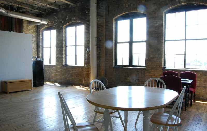 1330 Quincy St NE, Minneapolis, MN for sale - Interior Photo - Image 2 of 11