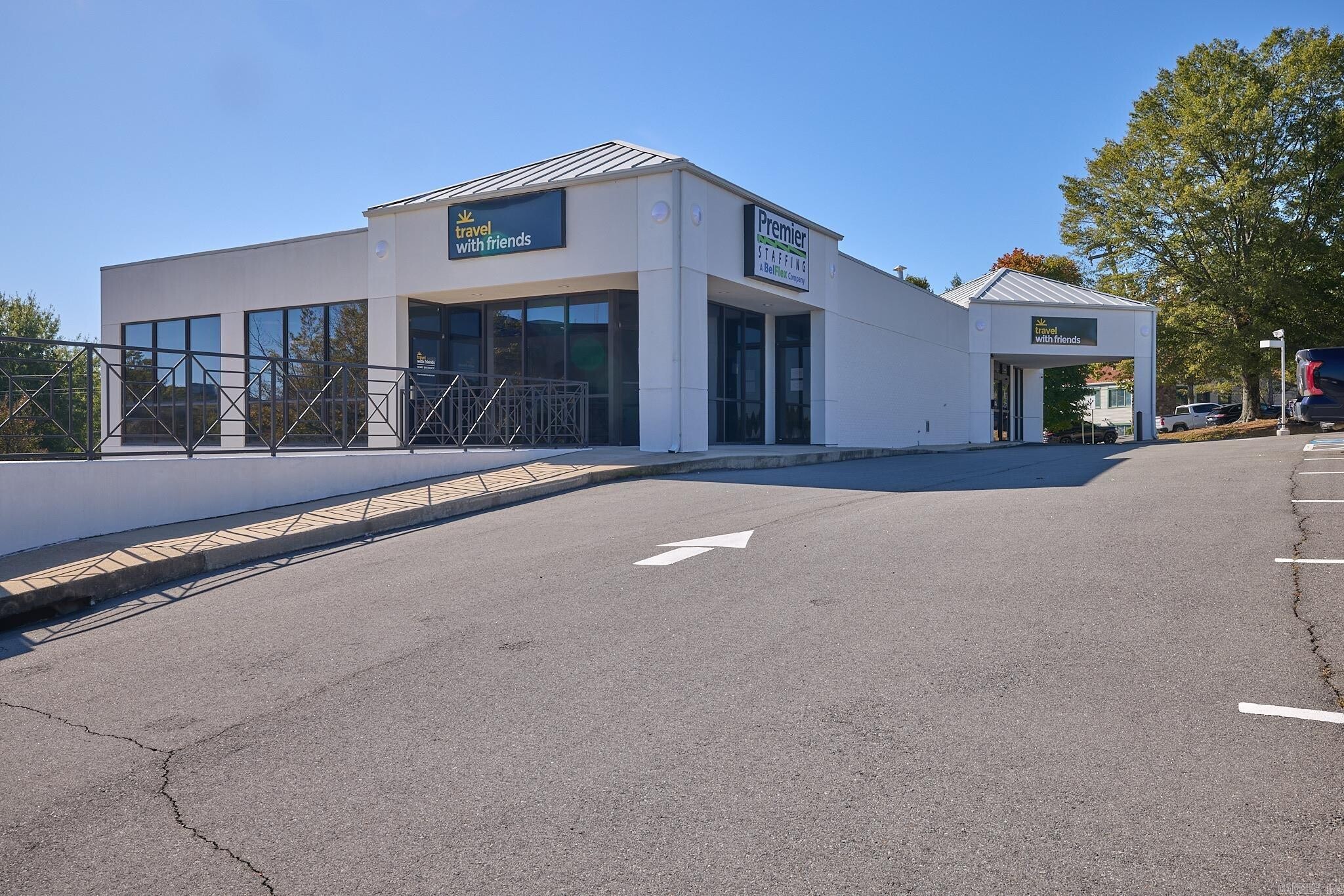 10901 Financial Centre Pky, Little Rock, AR for sale Building Photo- Image 1 of 4