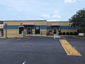 2000 W Broad St, Athens, GA for lease Building Photo- Image 1 of 6