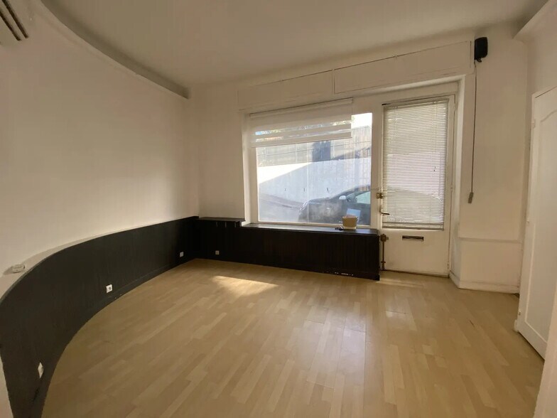 4 Ancien Chemin Des Vallergues, Cannes for lease - Interior Photo - Image 2 of 5