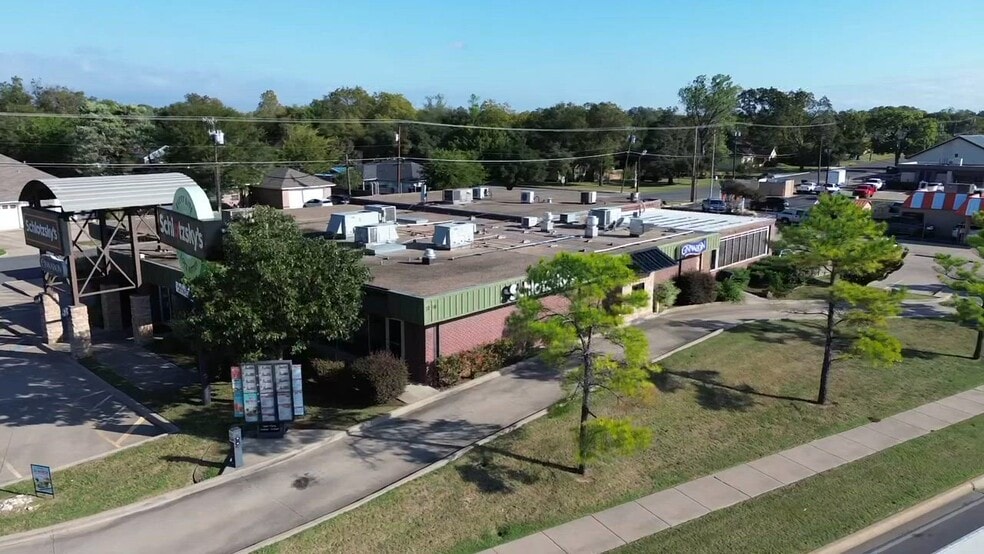 1216 W Henderson St, Cleburne, TX for lease - Commercial Listing Video - Image 2 of 18