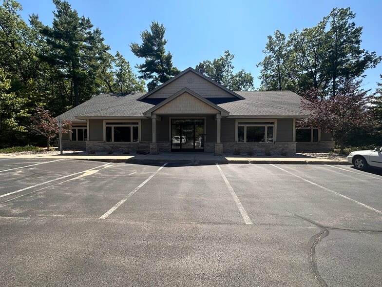 1764 Forest Ridge Dr, Traverse City, MI for lease - Building Photo - Image 1 of 25