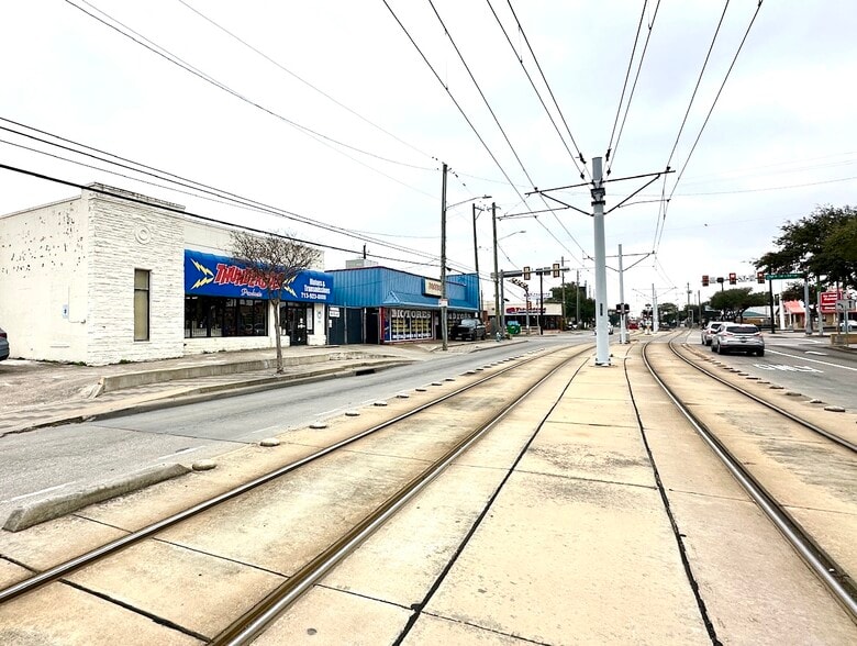 Retail-Industrial Redevelopment portfolio of 5 properties for sale on LoopNet.com - Building Photo - Image 3 of 12